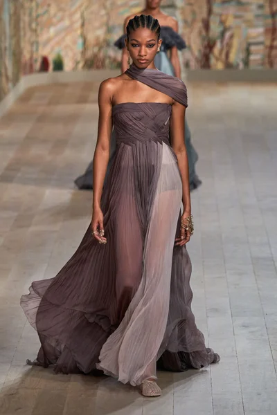 Look 70